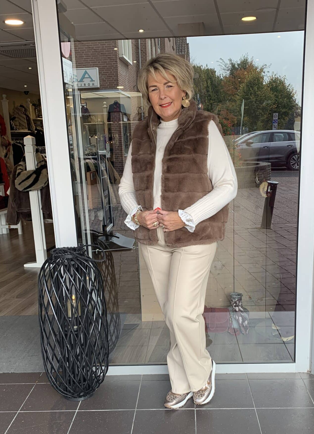 Alternative view of Bontje Novi Curved